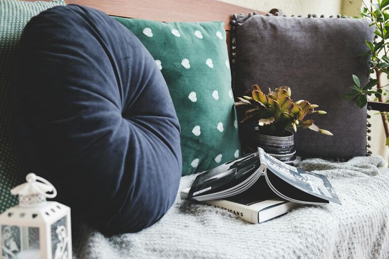 How to Create a Cozy and Inviting Reading Nook at Home